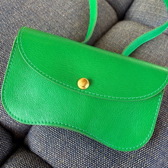 Faba in Grass - Picture 3 of 13